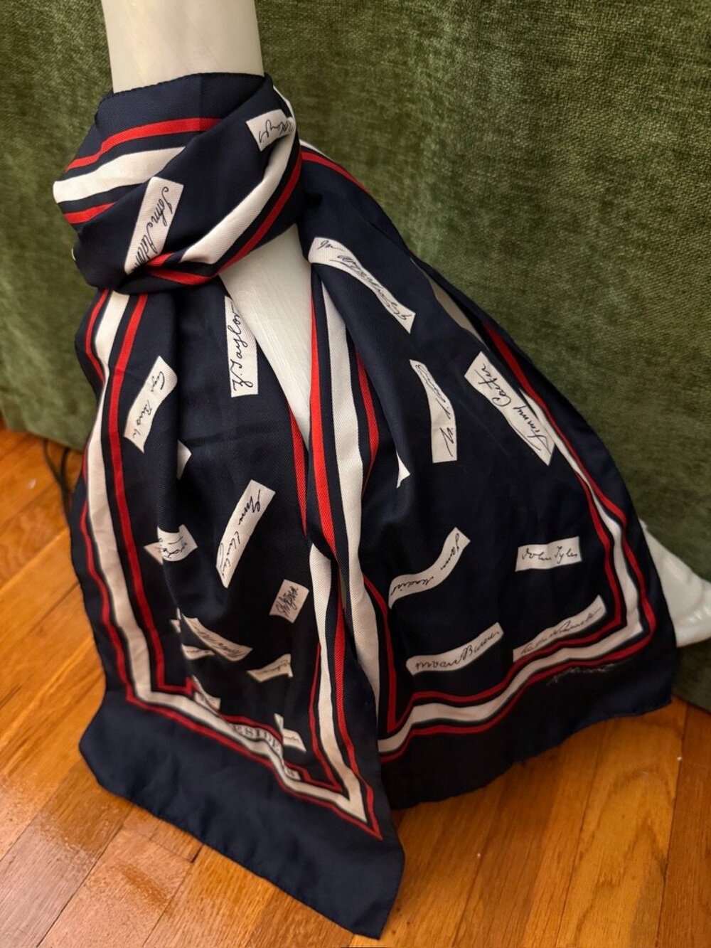 Vintage 1970s Millicent The Presidents Scarf Presidential Signatures - Picture 3 of 7